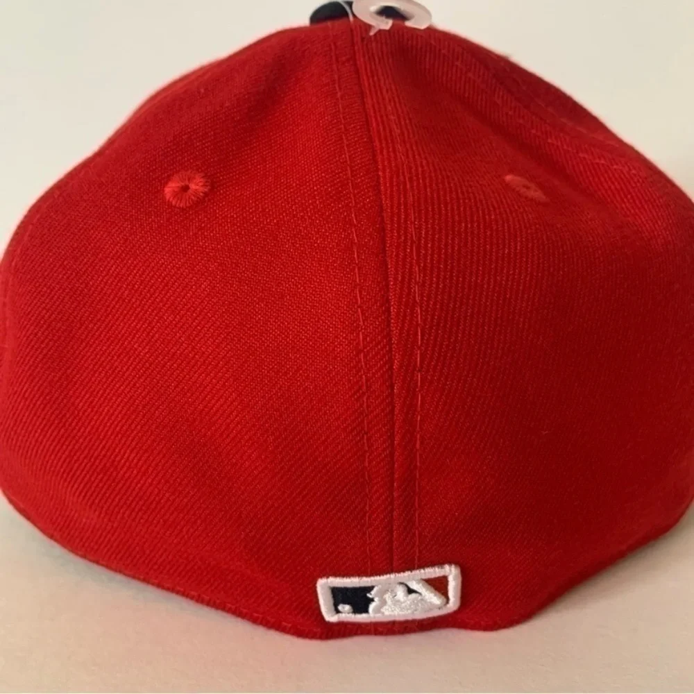 NWT. NEW ERA Minnesota Twins Fitted Cap